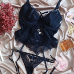 Body porte jarretelle noir 68022